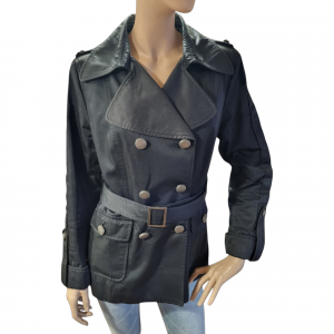 Chaqueta con cinturón Negra Dandara