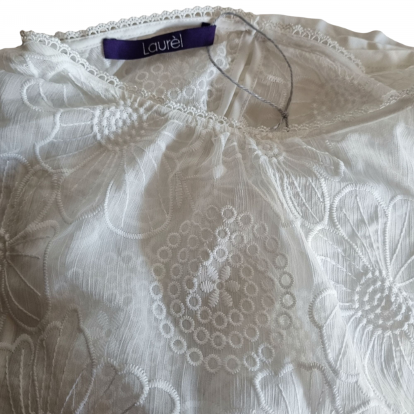 Blusa blanca manga larga - Imagen 3