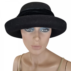Sombrero con lazada
