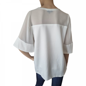 Blusa blanca de mujer